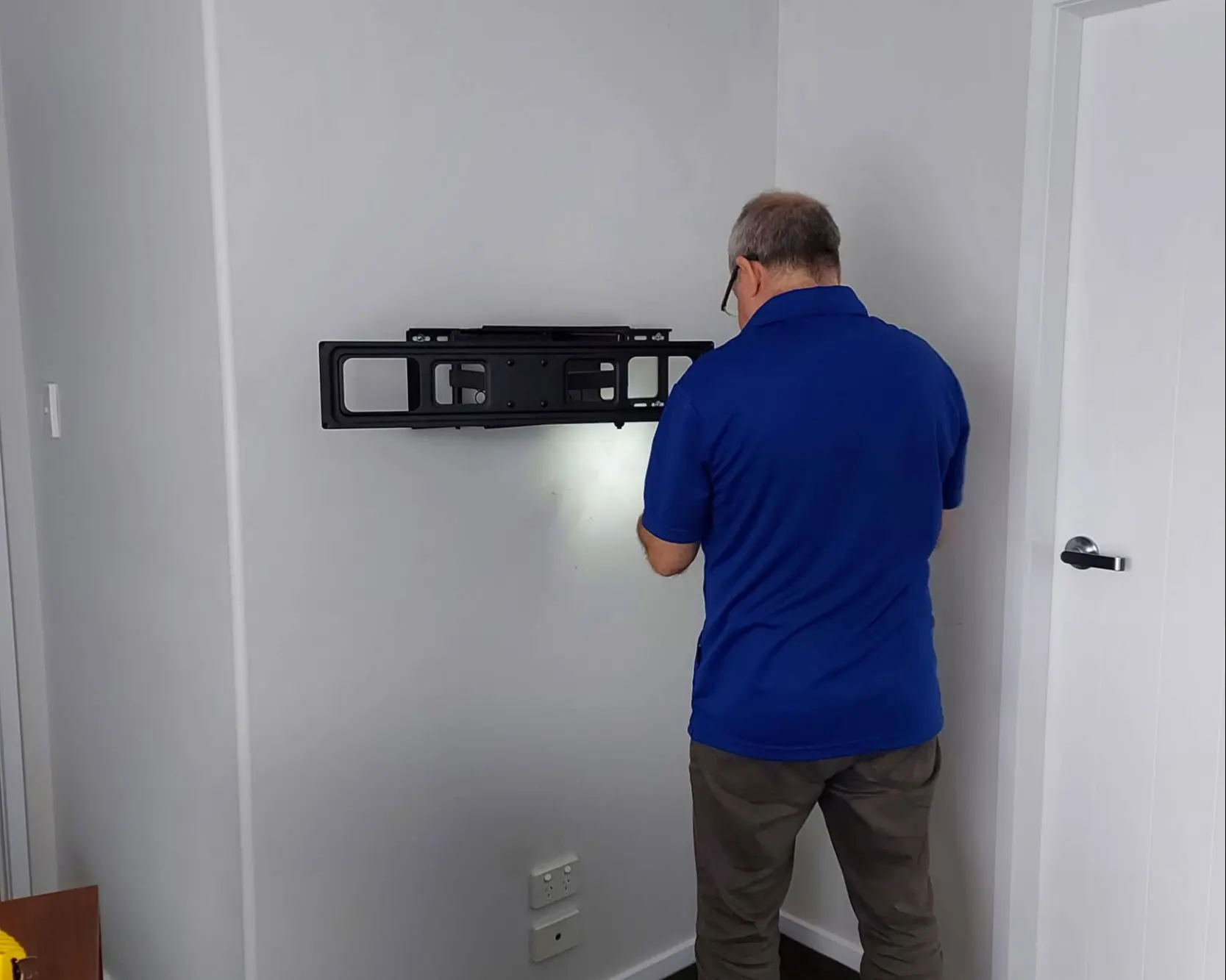 tv bracket supply and installation